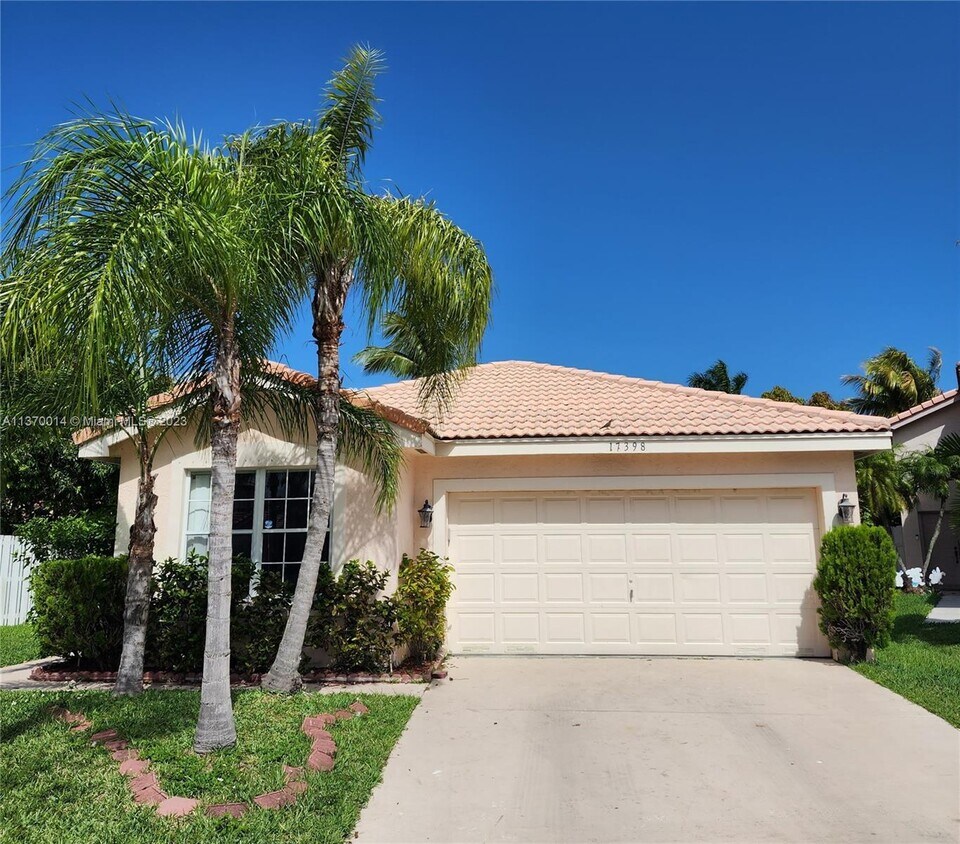 Primary Photo - 17398 SW 22nd Ct