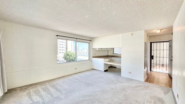 Building Photo - SPACIOUS STUDIO w/ LANAI & Washer/Dryer INSIDE unit - AVAILABLE NOW in MAKIKI - Conveniently Loca...