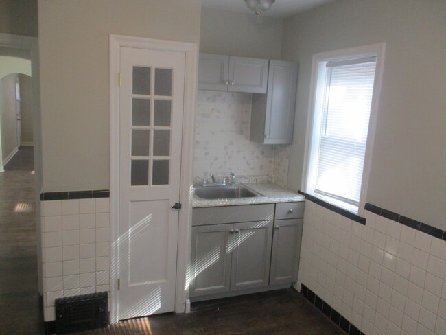 Kitchen - 1212 Wilmington Ave