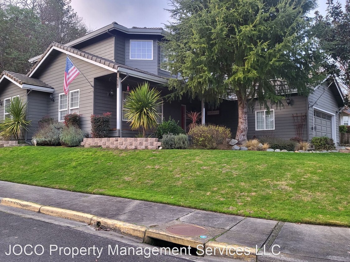 3 br, 3 bath House 1100 NW Regent House Rental in Grants Pass, OR