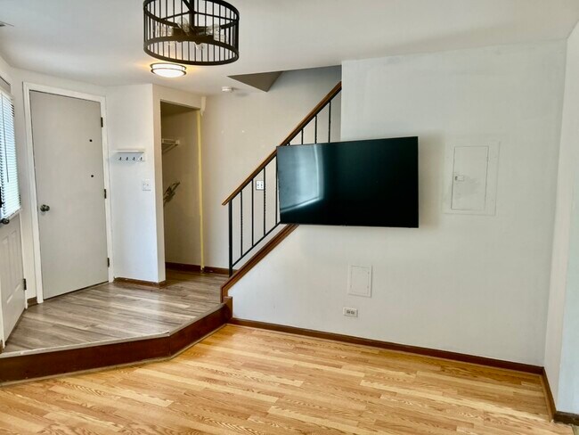 Foto del edificio - 2732 Wilshire Ct