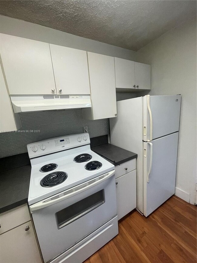 Building Photo - 5330 SW 77th Ct
