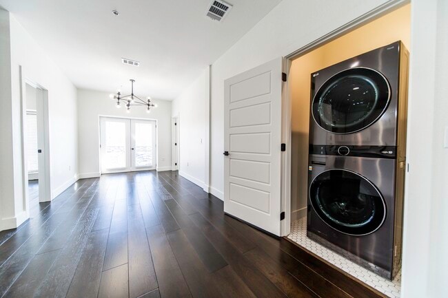 Building Photo - 115 Gilmer St