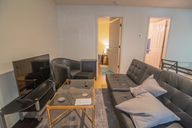 Foto del edificio - 1756 W Crystal St