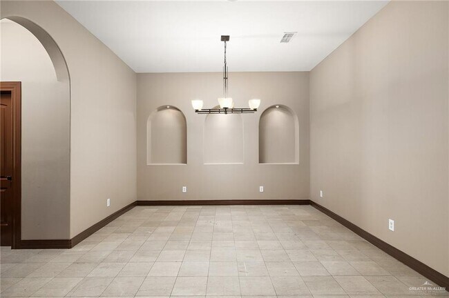 Building Photo - 3105 S Casa Linda St