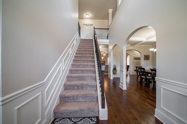Building Photo - 5 bedroom 4 baths in Ft. Mitchell