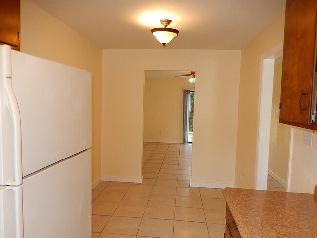 Foto del edificio - 3200 Nekoma Ln