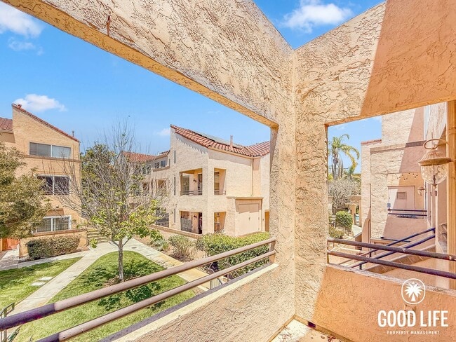 Building Photo - Spacious 2BD/2.5BA Home in UTC with Dual En-Suite Baths, Private Balcony & Resort-Style Amenities