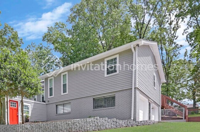Building Photo - 140 Trickum Hills Dr