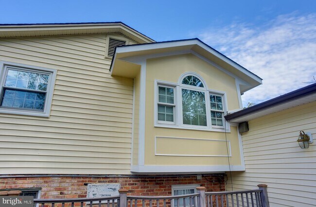 Building Photo - 9912 Brixton Ln