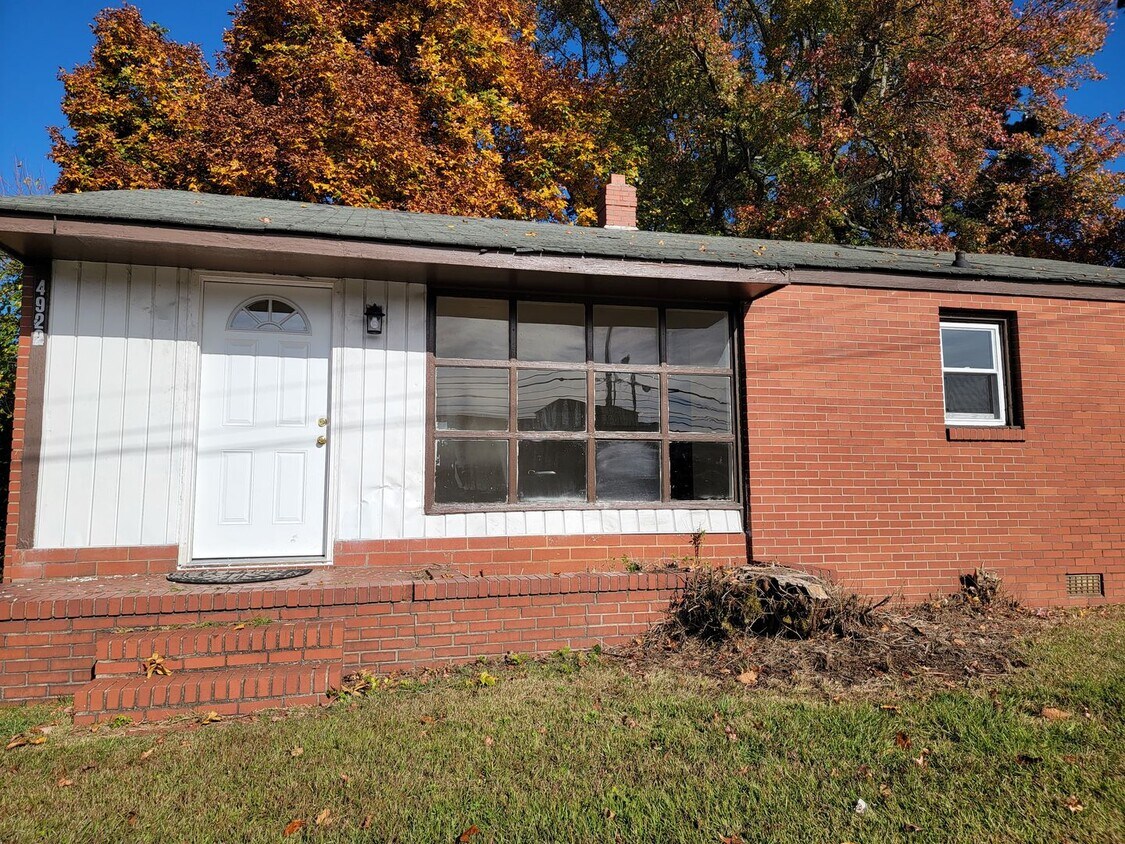 Primary Photo - 3 Bedroom 1 Bathroom House
