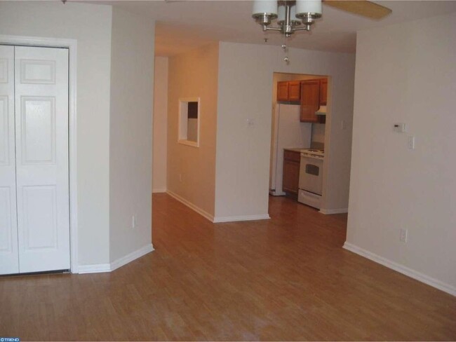 Building Photo - 910 Willings Way