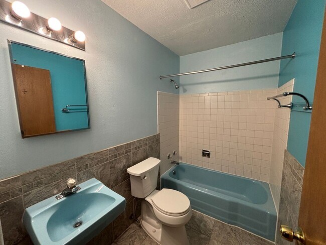 Foto del edificio - North Side 2 Bed | Updated | Available Now!