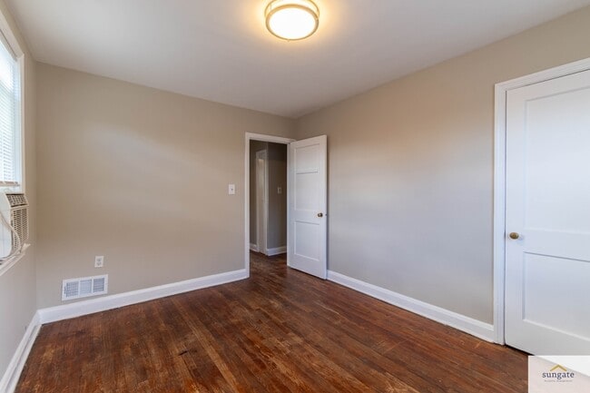 Building Photo - 5632 Pioneer Dr