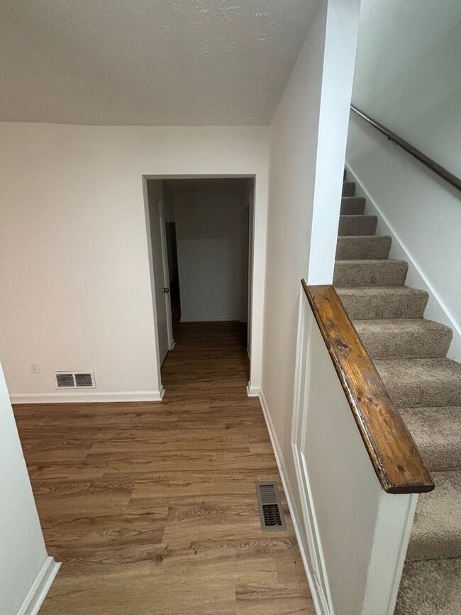 Building Photo - Great Townhouse in Douglasville