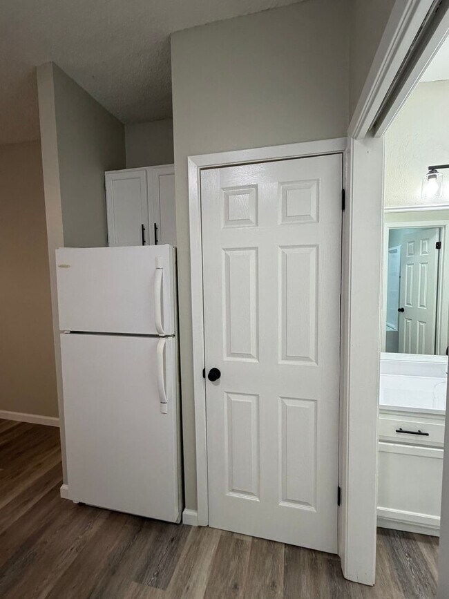 Foto del edificio - 1 bedroom - Gazebo- Near SFA, NO PETS!