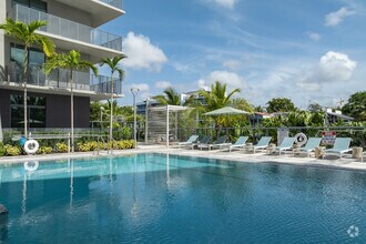 Building Photo - Remi on the River