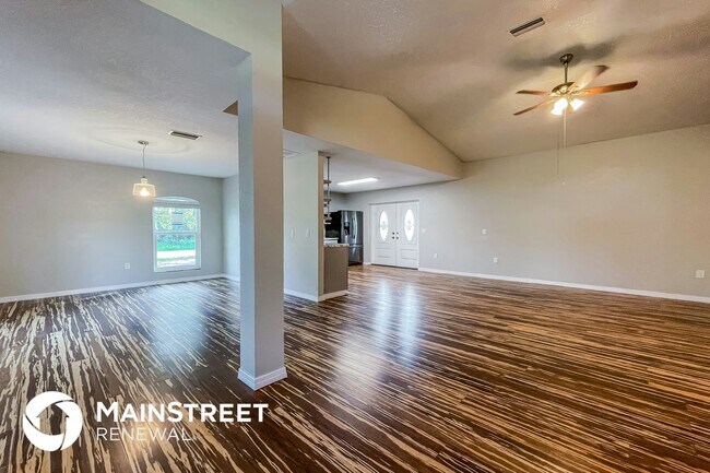 Building Photo - 2712 Lucaya Ave