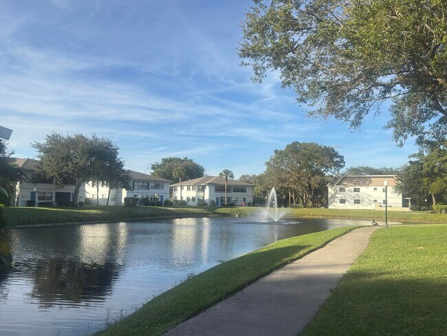 Foto del edificio - 2018 SW 29th Ct