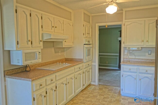 Building Photo - 2516 Willena Dr SE