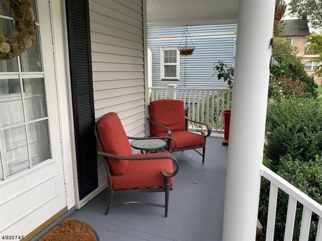 Foto del edificio - 7 Orange Ave