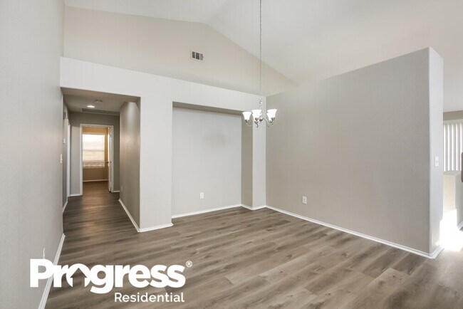 Building Photo - 5522 Logan Creek Ct
