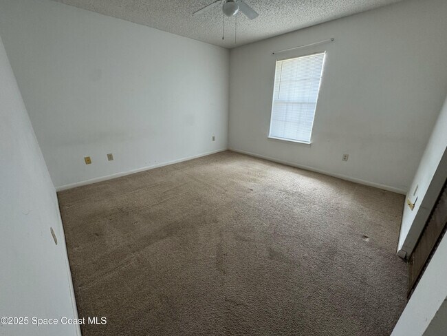 Foto del edificio - 835 Levitt Pkwy