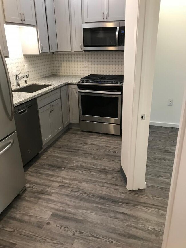 Building Photo - 3 bedroom in San Francisco CA 94103
