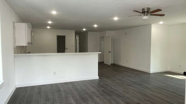 Foto del edificio - ? Brand-New Unit – 3 Bedrooms, 2.5 Bathroo...
