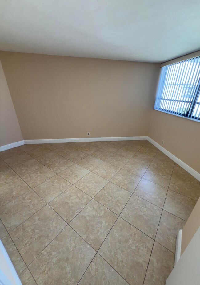 Foto del edificio - 1880 N Congress Ave