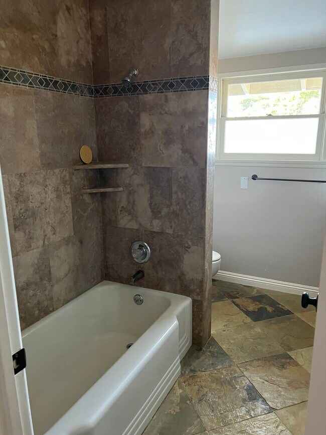 Full Bath - 2344 W 239th St