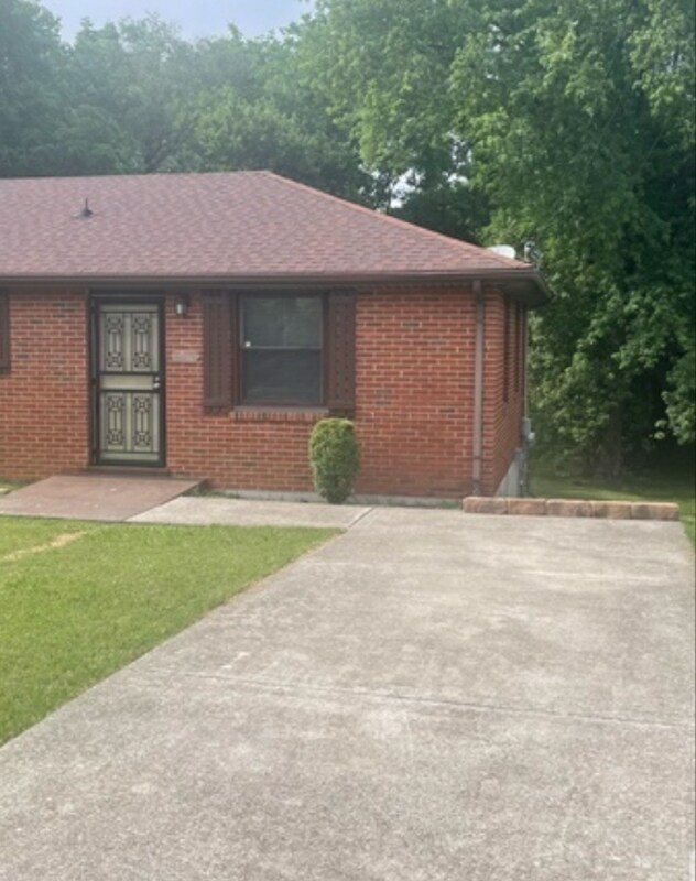 Foto principal - 901B W Eastland Ave