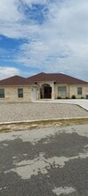 Building Photo - 110 La Paloma Dr