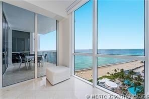 Building Photo - 18101 Collins Ave