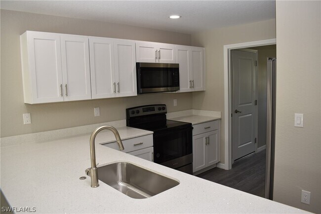 Foto del edificio - 8159 Hedgecoth Ave