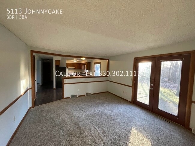 Foto del edificio - Three bedroom three bathroom duplex for rent