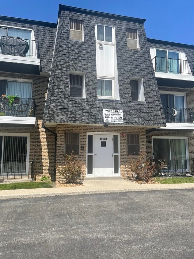 10620 Parkside Ave Unit 102, Chicago Ridge, IL 60415 Condo for Rent