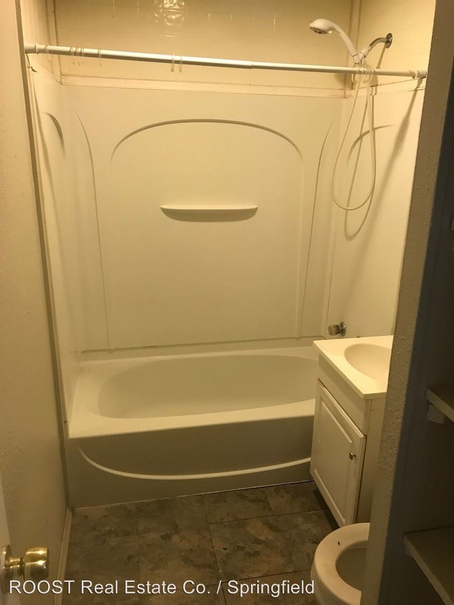 Foto del edificio - 2 br, 1 bath House - 1053 Russell Avenue