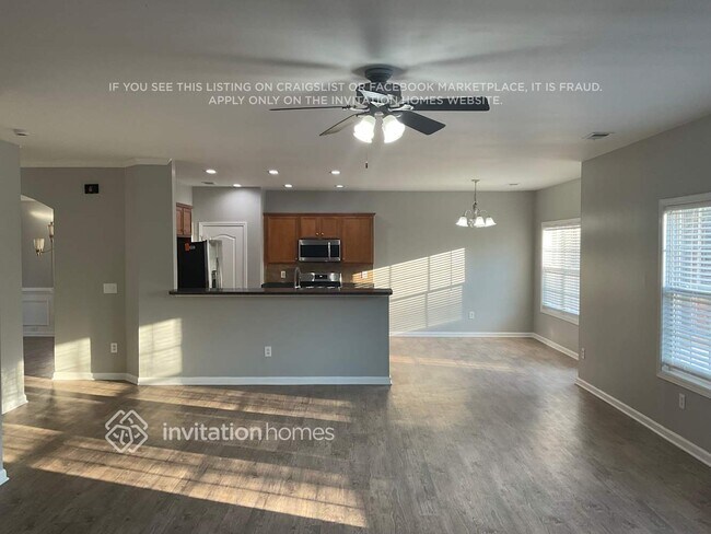 Building Photo - 628 Needle Rush Cir