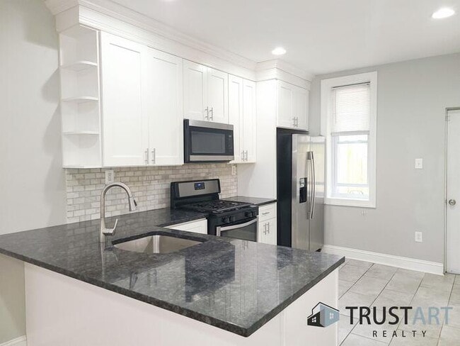 Photo - 3 bedroom/2 bath House in Brewerytown, Phi...