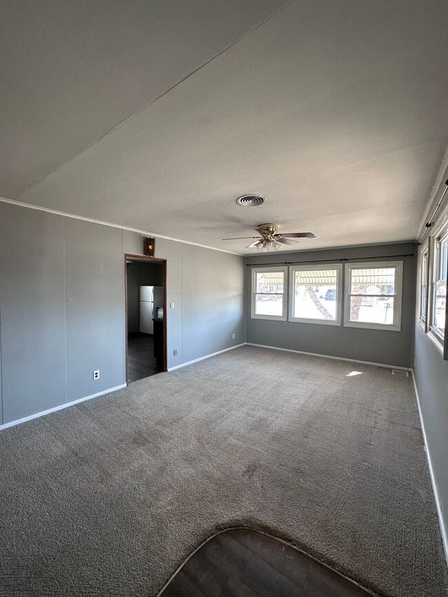 Building Photo - 2450 3rd Ave