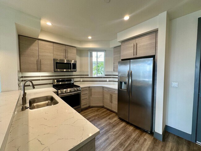 Foto del edificio - 6923 Kittyhawk Ave