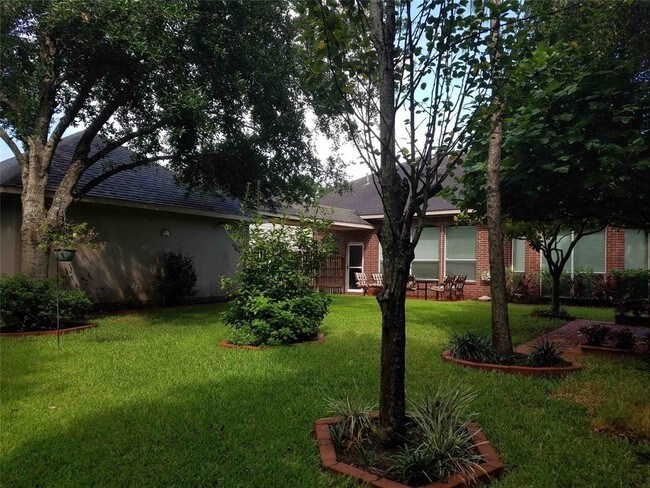 Building Photo - 1143 Azalea Bend