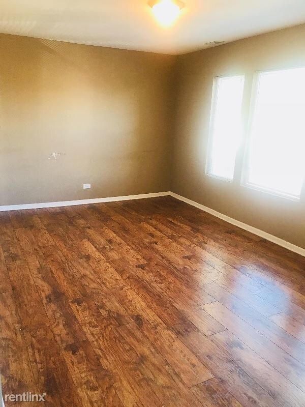 Foto del edificio - 1150 N Ridgeway Ave