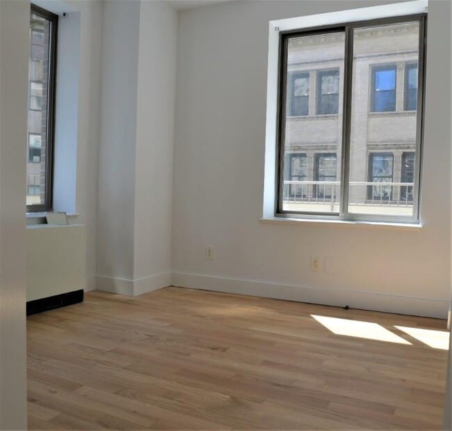 Building Photo - 3 bedroom in NEW YORK NY 10005