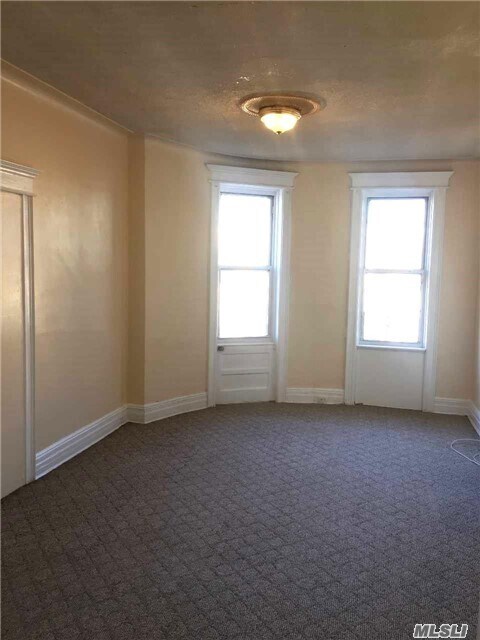 Foto del edificio - 75-08 61st St