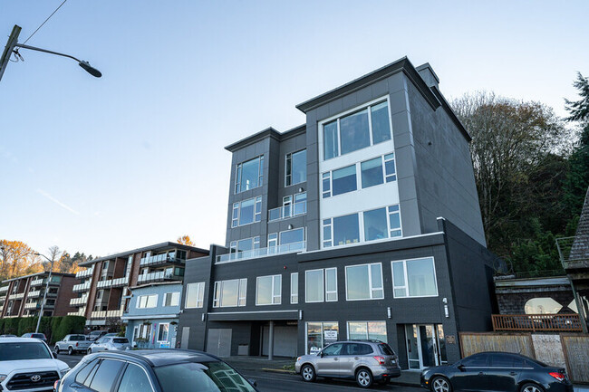 Foto del edificio - 1709 Harbor Ave SW