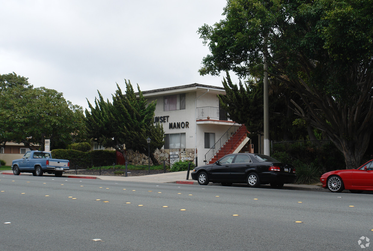 Foto del edificio - The Leslie Apartment Homes