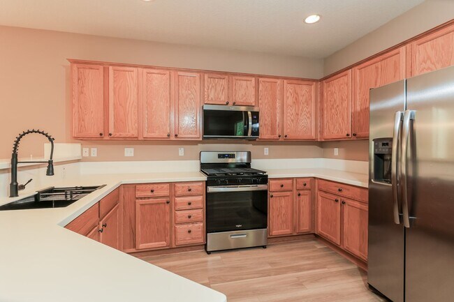 Foto del edificio - Progress Ridge 3 bed 2.5 bath + 1 -Car Garage + A/C + Fenced Yard