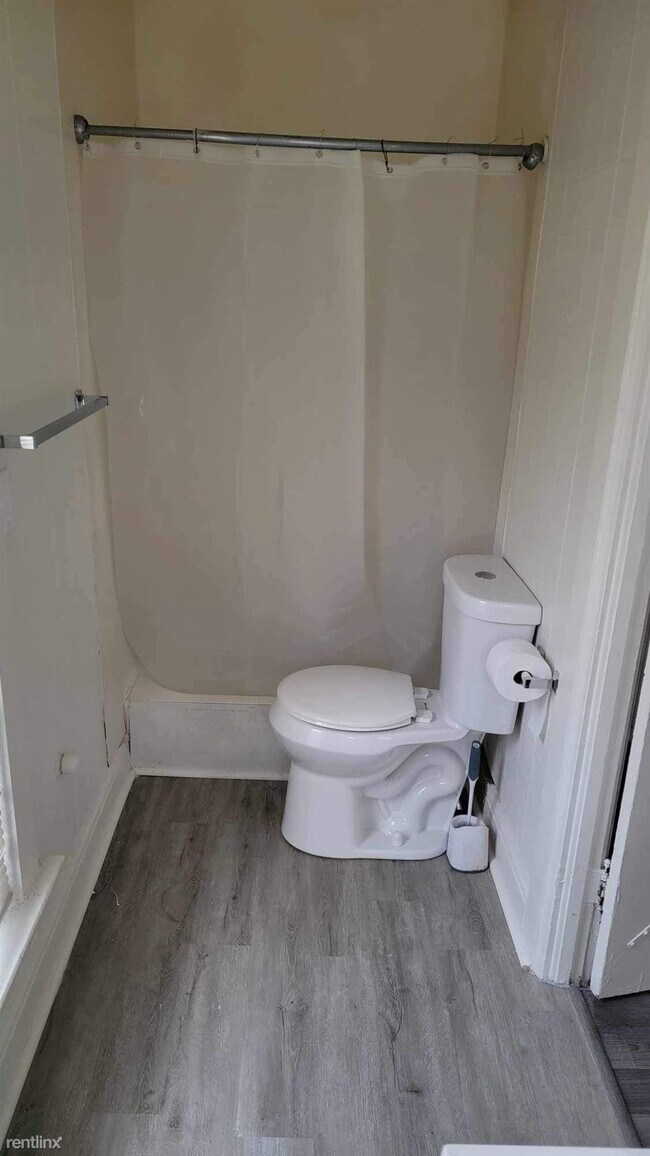 Building Photo - 2 br, 1 bath House - 524 Vistula St  Apart...